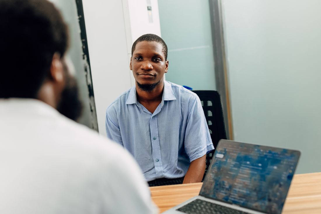 Échange entre un recruteur et un candidat